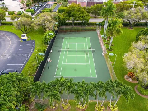 8535 SW 80th Place Miami FL 33143