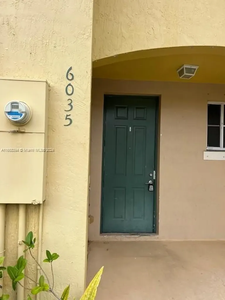 6035 SW 19th Court North Lauderdale FL 33068