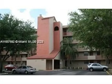 10253 NW 9th Street Circle Miami FL 33172