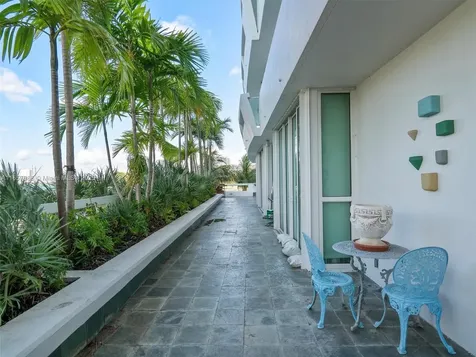 10261 E Bay Harbor Drive Bay Harbor Islands FL 33154