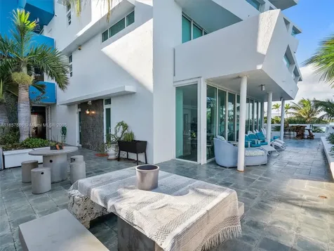 10261 E Bay Harbor Drive Bay Harbor Islands FL 33154