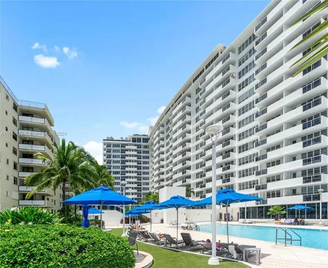 100 Lincoln Road Miami Beach FL 33139