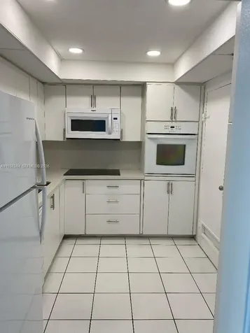 400 Kings Point Drive Sunny Isles Beach FL 33160