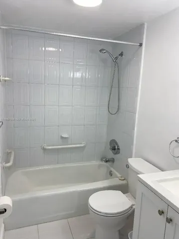400 Kings Point Drive Sunny Isles Beach FL 33160