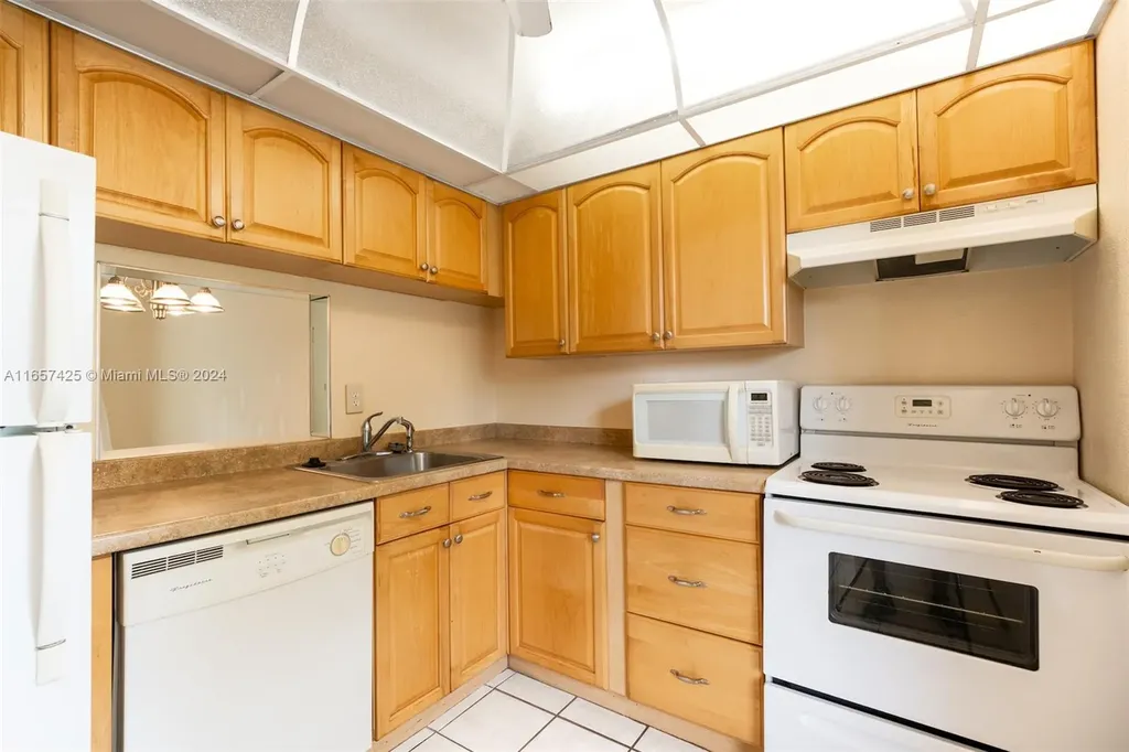 5830 NW 64th Avenue Tamarac FL 33319