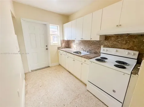 2130 Bay Drive Miami Beach FL 33141