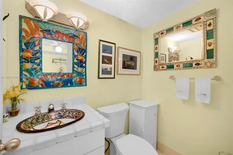 205 E Enid Drive Key Biscayne FL 33149