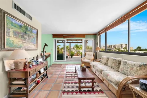 205 E Enid Drive Key Biscayne FL 33149