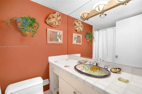 205 E Enid Drive Key Biscayne FL 33149