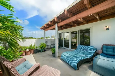 205 E Enid Drive Key Biscayne FL 33149