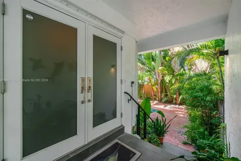 205 E Enid Drive Key Biscayne FL 33149