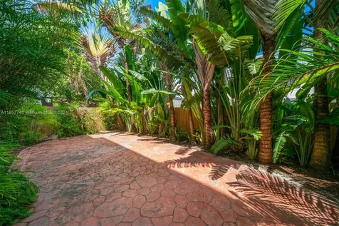 205 E Enid Drive Key Biscayne FL 33149