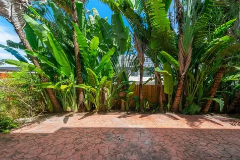 205 E Enid Drive Key Biscayne FL 33149