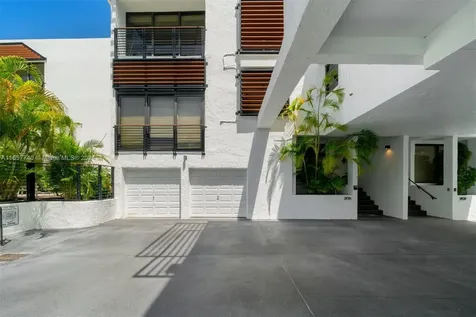 205 E Enid Drive Key Biscayne FL 33149
