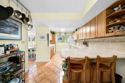 205 E Enid Drive Key Biscayne FL 33149
