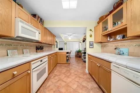 205 E Enid Drive Key Biscayne FL 33149