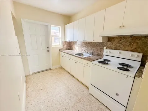 2140 Bay Drive Miami Beach FL 33141