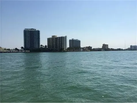 2140 Bay Drive Miami Beach FL 33141