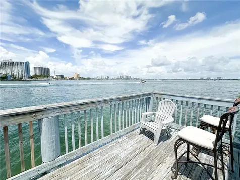 2140 Bay Drive Miami Beach FL 33141