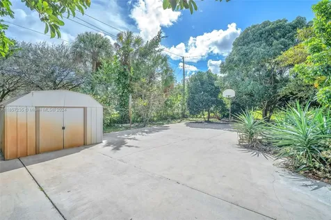 600 Camellia Court Plantation FL 33317