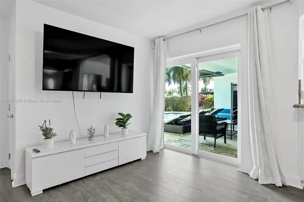 5220 NE 26th Avenue Fort Lauderdale FL 33308