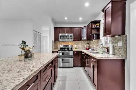 902 E 31st Street Hialeah FL 33013