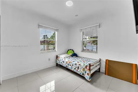 902 E 31st Street Hialeah FL 33013
