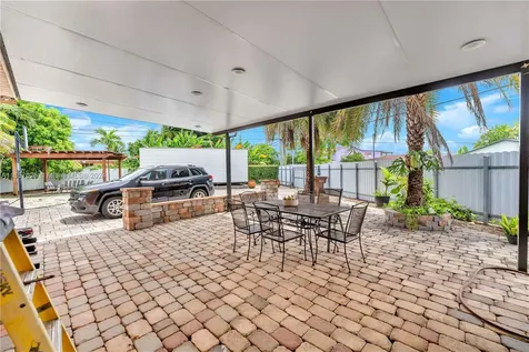 902 E 31st Street Hialeah FL 33013