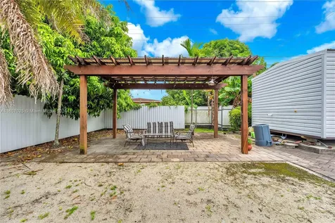 902 E 31st Street Hialeah FL 33013