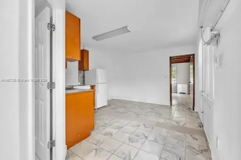 902 E 31st Street Hialeah FL 33013