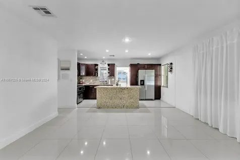 902 E 31st Street Hialeah FL 33013