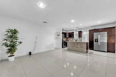 902 E 31st Street Hialeah FL 33013
