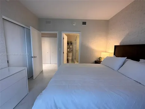 16385 Biscayne Boulevard North Miami Beach FL 33160
