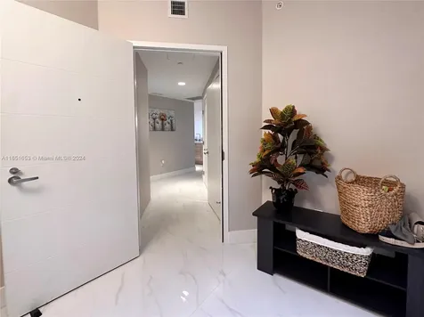 16385 Biscayne Boulevard North Miami Beach FL 33160