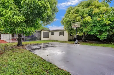 770 NW 175th Drive Miami Gardens FL 33169