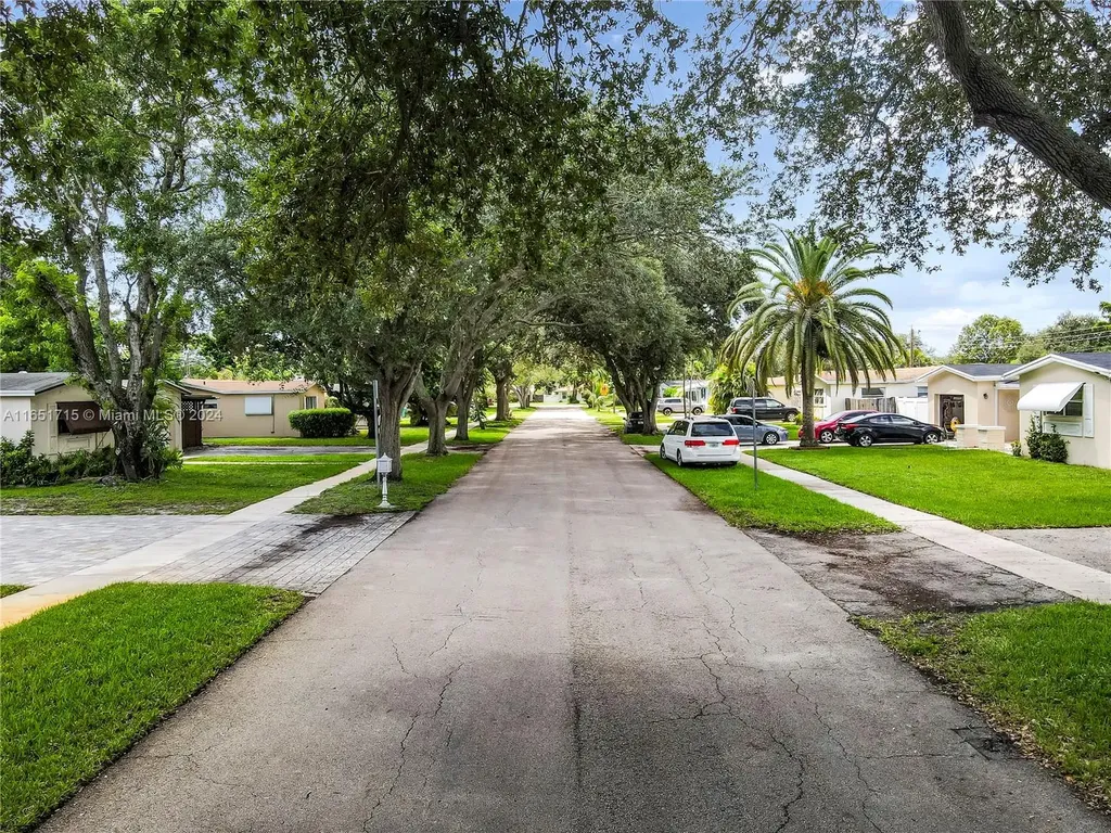 8953 SW 53rd Street Cooper City FL 33328