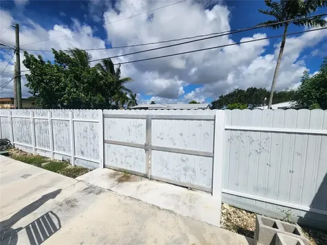 1025 NE 13th Avenue Homestead FL 33033