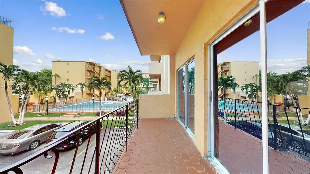 1900 W 54th Street Hialeah FL 33012