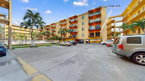 1900 W 54th Street Hialeah FL 33012