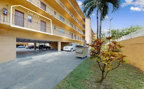1900 W 54th Street Hialeah FL 33012
