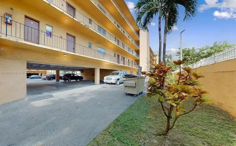 1900 W 54th Street Hialeah FL 33012