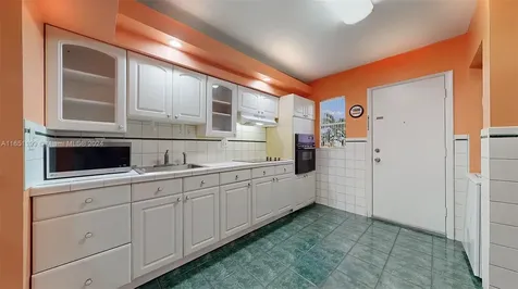 1900 W 54th Street Hialeah FL 33012