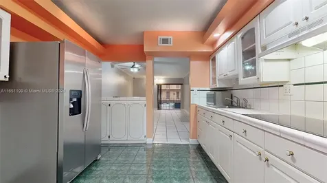 1900 W 54th Street Hialeah FL 33012