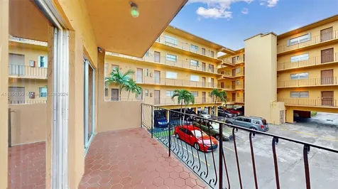 1900 W 54th Street Hialeah FL 33012
