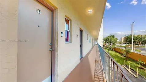 1900 W 54th Street Hialeah FL 33012