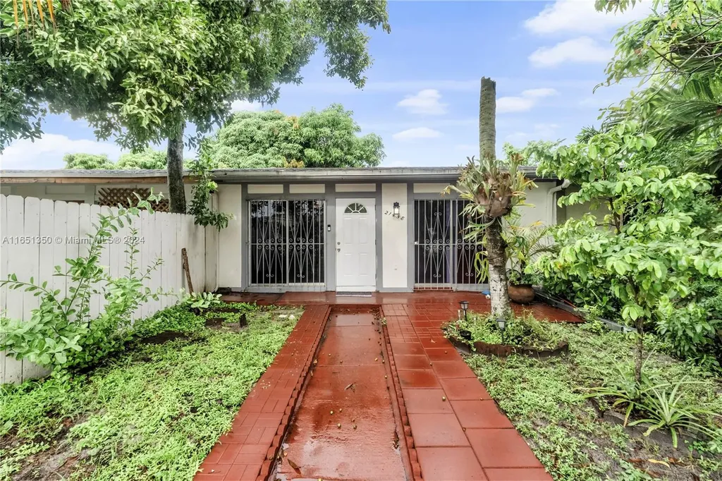 21458 NW 40th Cir Court Miami Gardens FL 33055