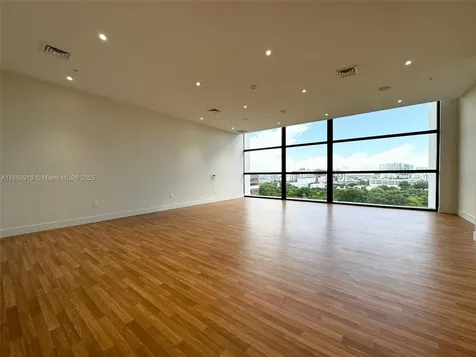 1642 NE 1st Avenue Miami FL 33132