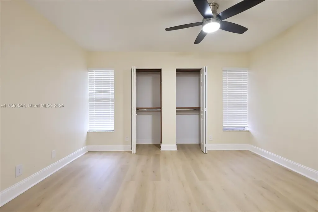 909 Twin Lakes Drive Coral Springs FL 33071