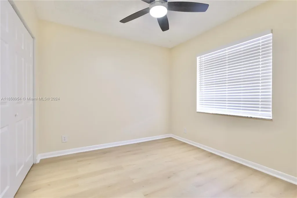 909 Twin Lakes Drive Coral Springs FL 33071