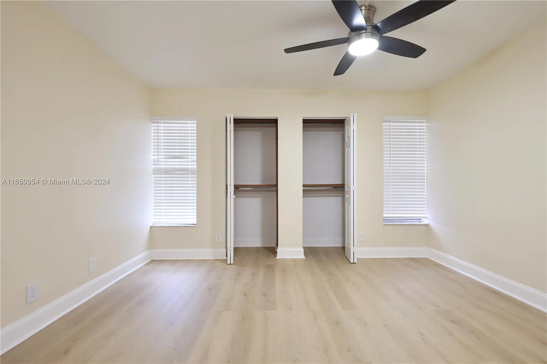 909 Twin Lakes Drive Coral Springs FL 33071